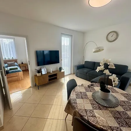 B73 Apartman *